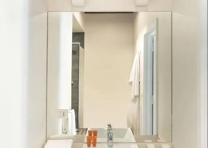 Residenza Torre Vecchiarelli - 4 *